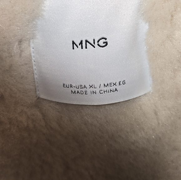 LIKE NEW MANGO JACKET - Picture 2 of 3